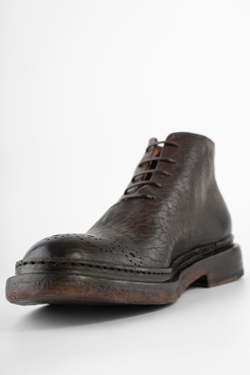 YORK cigar-brown grained welted chukka boots. - Image 10