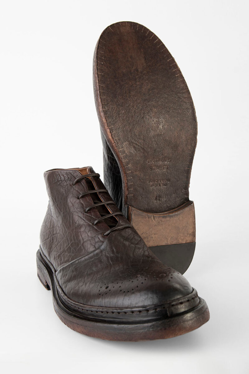 YORK cigar-brown grained welted chukka boots. - Image 4