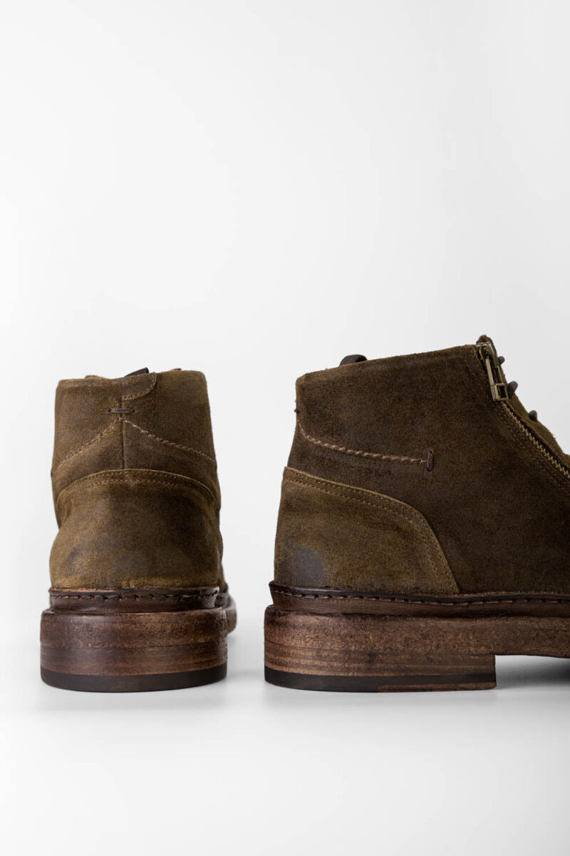 YORK tundra-brown suede welted chukka boots. - Image 2