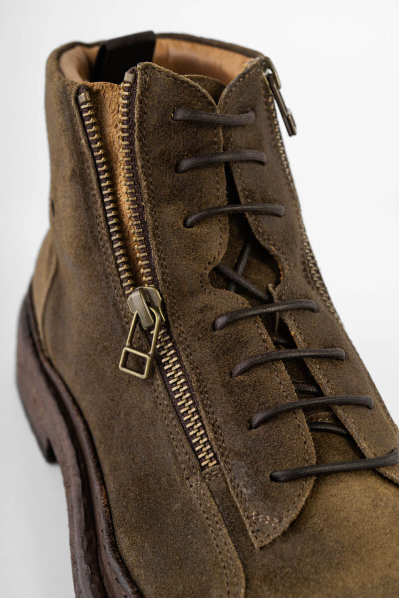 YORK tundra-brown suede welted chukka boots. - Image 8