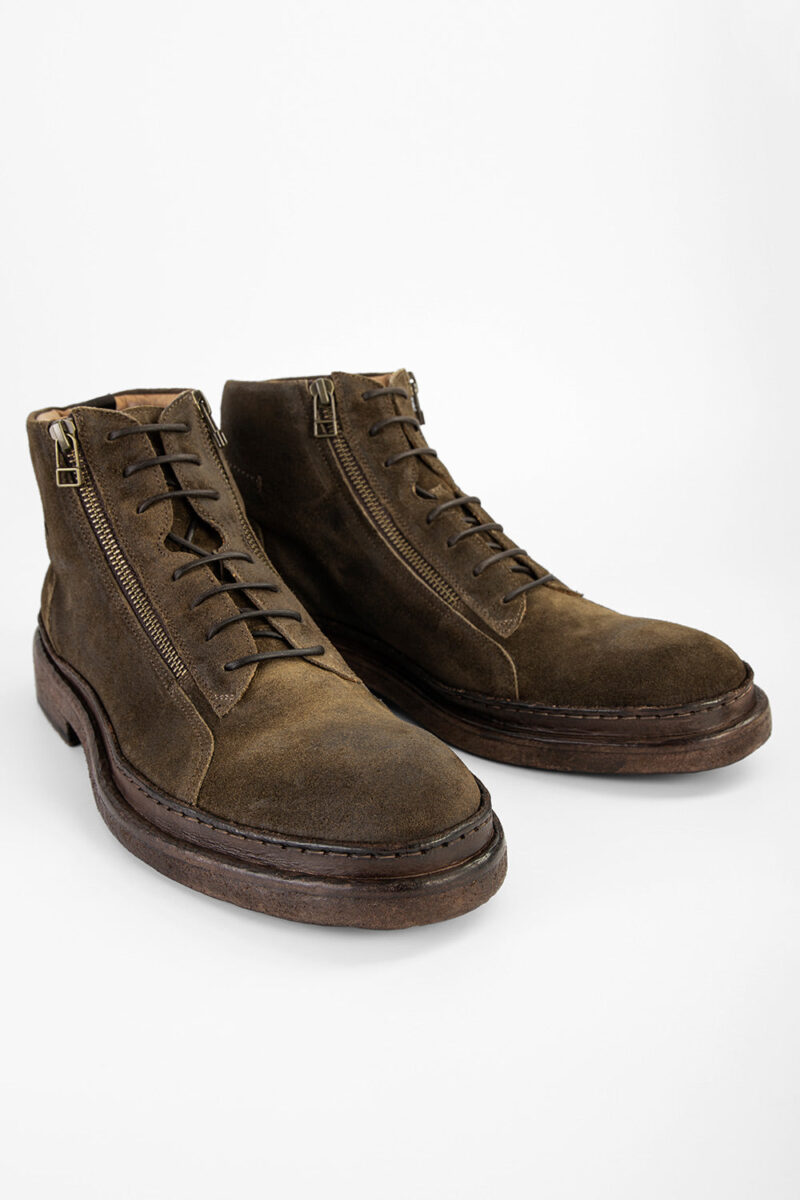 YORK tundra-brown suede welted chukka boots. - Image 5