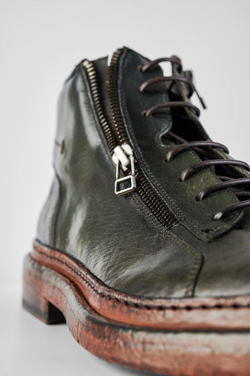 YORK dark-green welted chukka boots. - Image 3