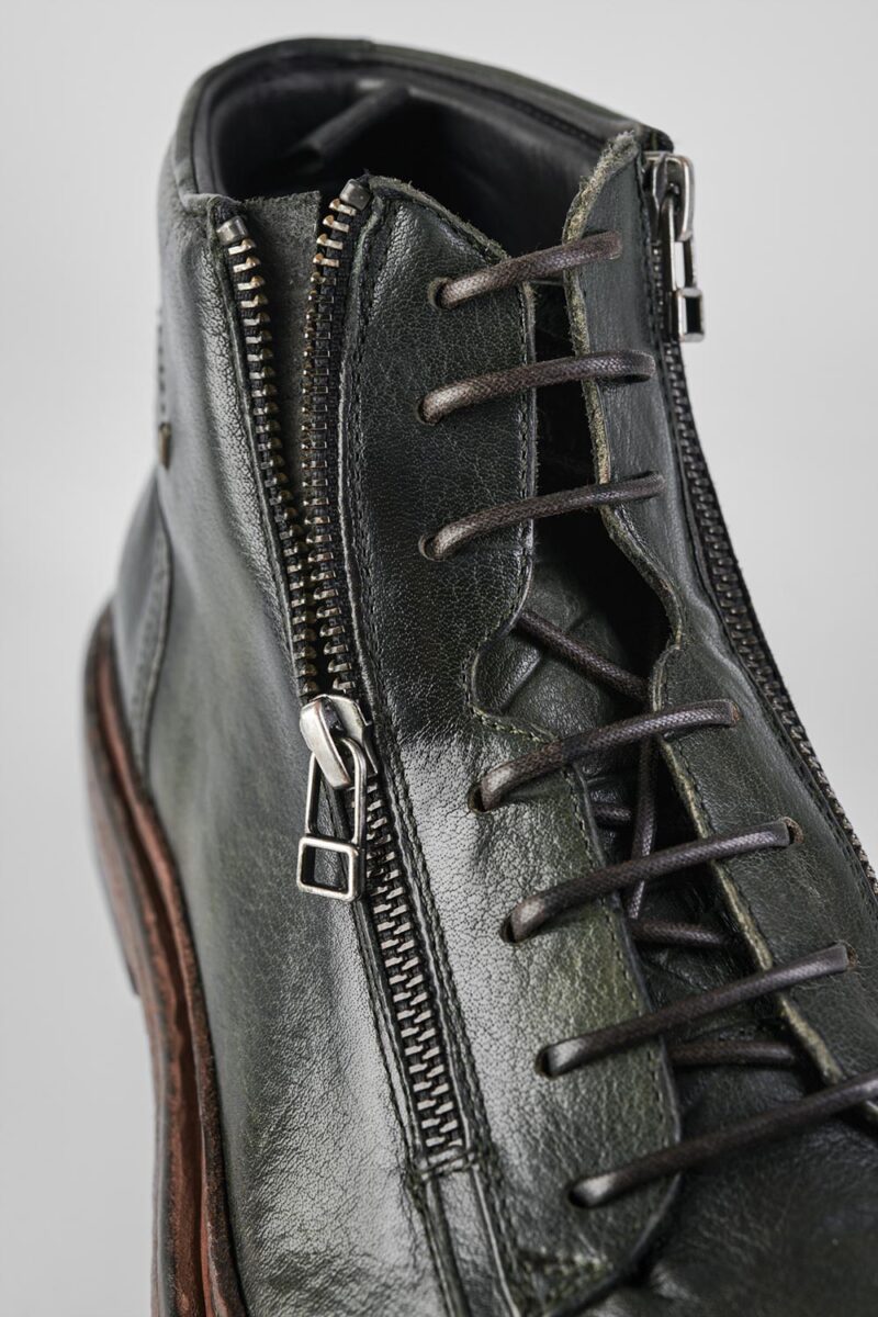 YORK dark-green welted chukka boots. - Image 9